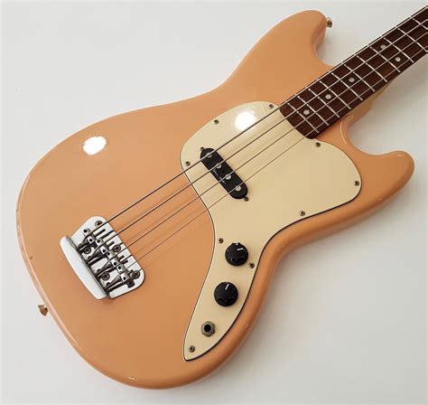 squier musicmaster bass
